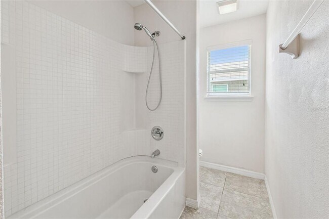 Building Photo - 12320 Fairlawn Dr