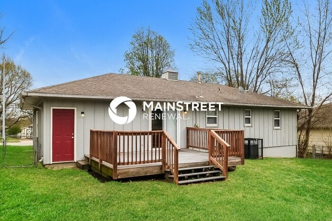 Building Photo - 3 Bedroom Pet-Friendly Home in Independence, MO with Main Street Renewal