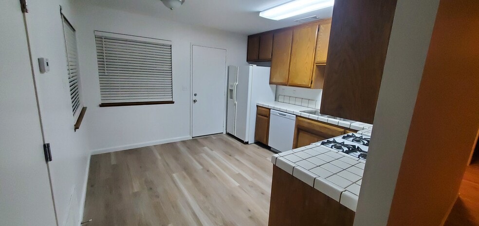 Kitchen - 9395 N Loop Blvd