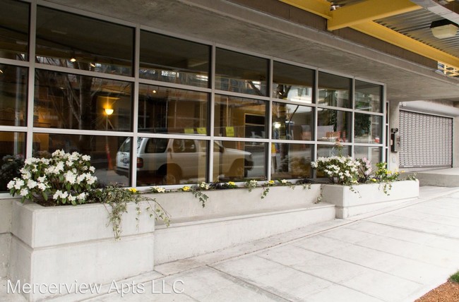 Building Photo - 1200 Mercer St