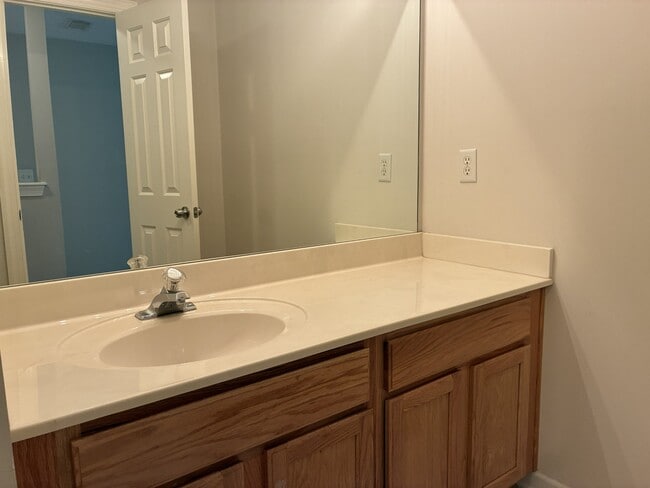 Building Photo - 808 Pisgah Park