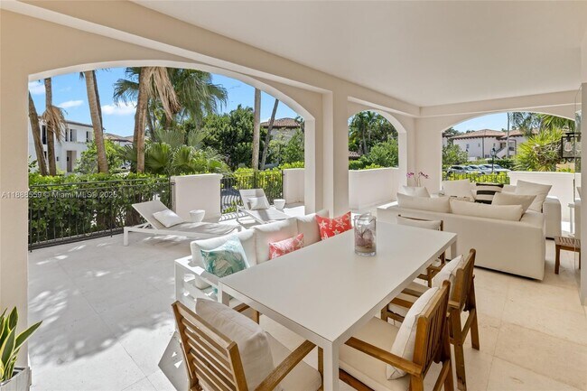 Building Photo - 19216 Fisher Island Dr