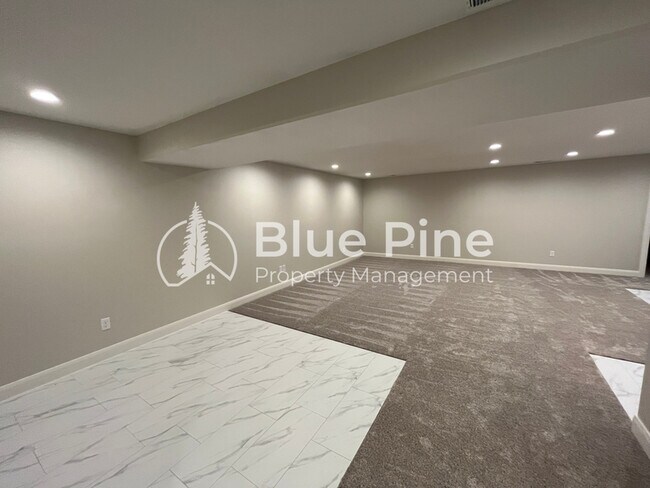 Building Photo - 6360 Ender Ln