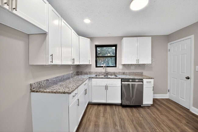 Building Photo - 1818 Lawn Ave