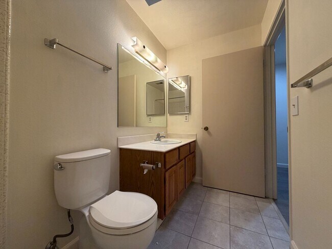 Building Photo - 745 Cedar Dr