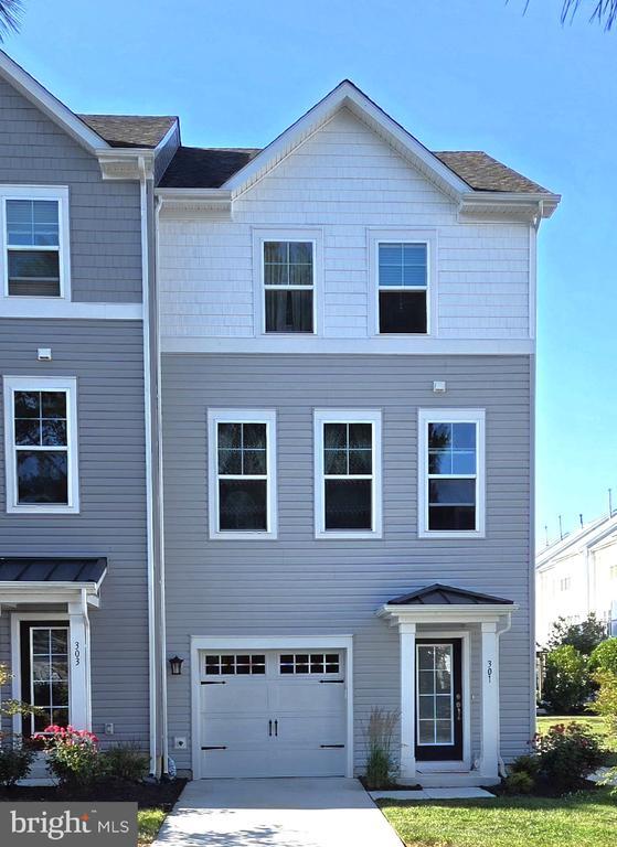Building Photo - 301 Shipyard Dr