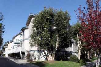 Building Photo - 1075 Loma Ave