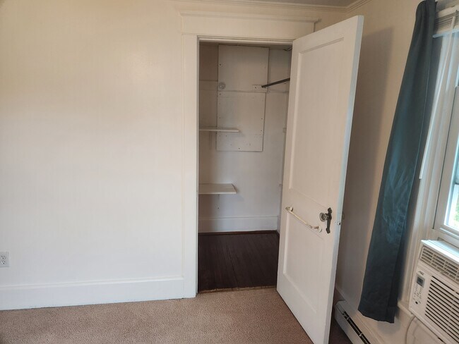 Closet Room 3 - 686 Bloom Rd