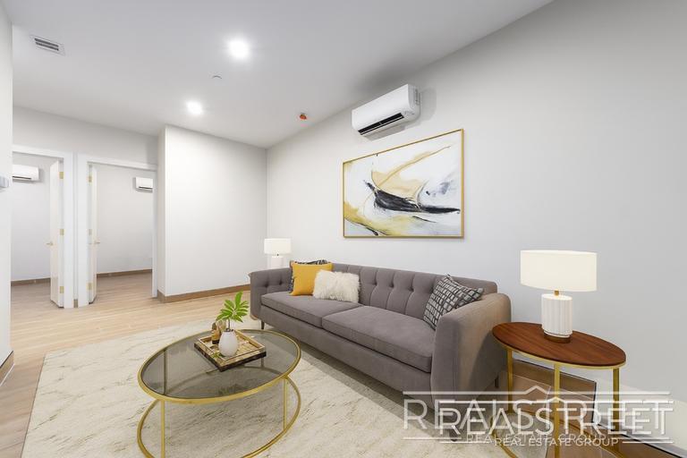 Building Photo - Spacious 5-Bedroom, 2-Bath Duplex in Prime...