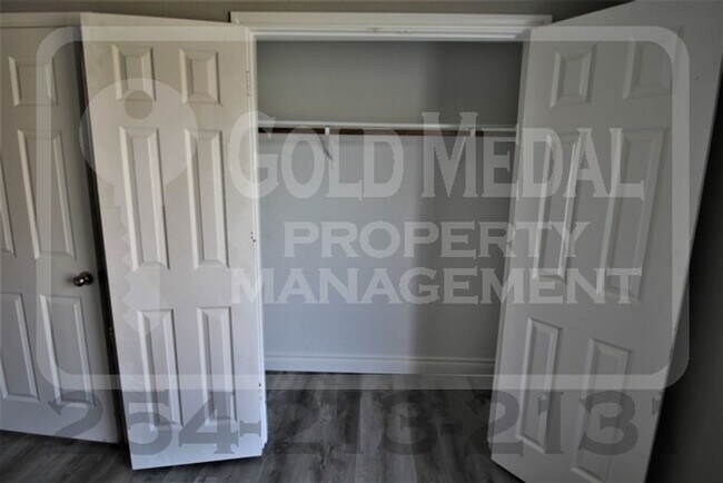 Building Photo - 2513 Jake Dr