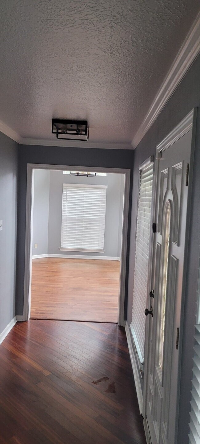 Building Photo - 12007 Carriage Ridge Ct