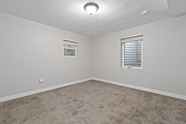 Building Photo - Recently Updated Home in Prime Sunnyside N...