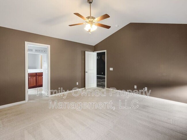Building Photo - 266 Mayfield Dr