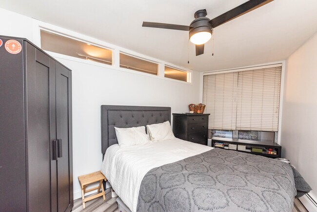 Building Photo - 1750 N Wells St