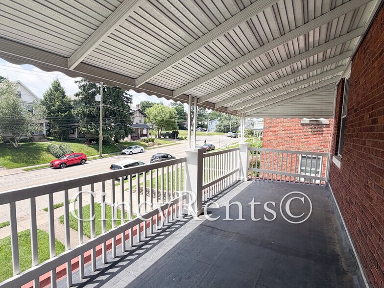 Building Photo - 2800 Observatory Ave