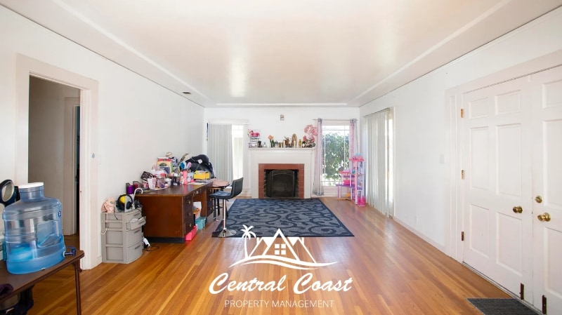 Building Photo - 0 E Cook St