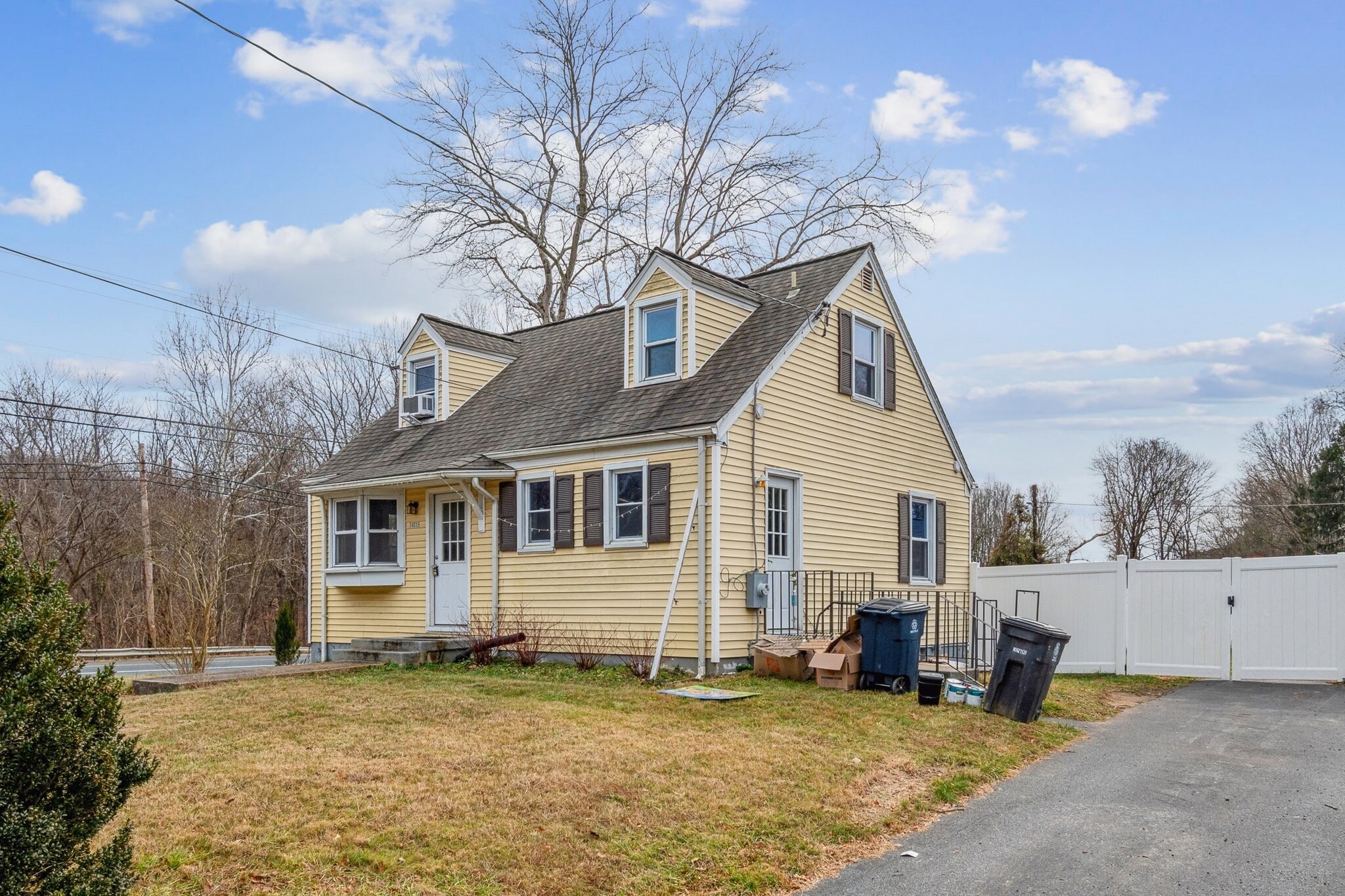 Building Photo - 14615 Crescent Dr