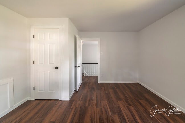 Building Photo - 213 N Main St