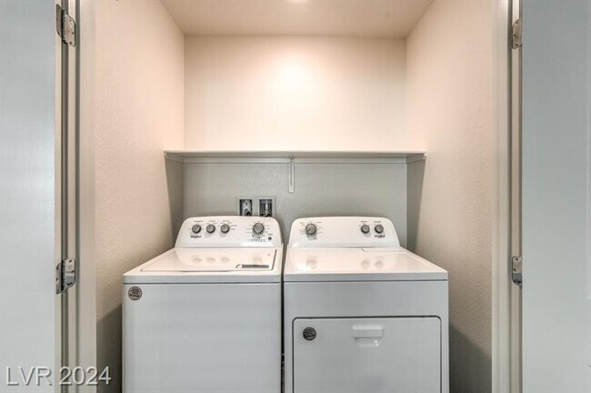 Building Photo - 4423 Honey Hls Ave