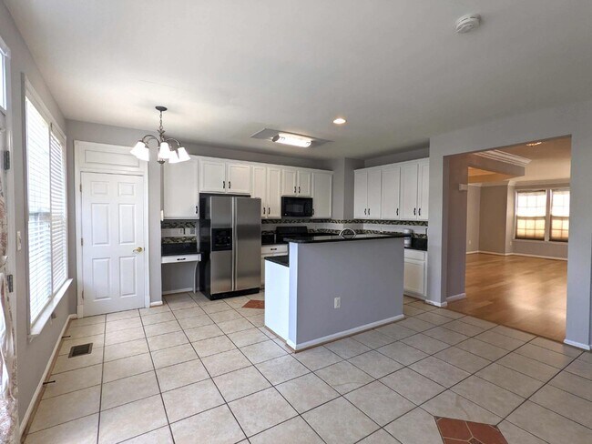 Building Photo - 13996 Khalid Ln
