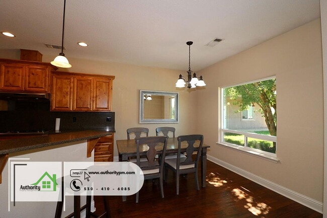 Building Photo - 4750 Pheasant Dr