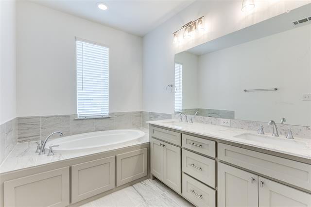 Building Photo - 6344 Oakbend Cir