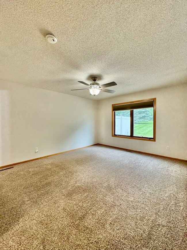 Building Photo - 4851 Tee Ct SW