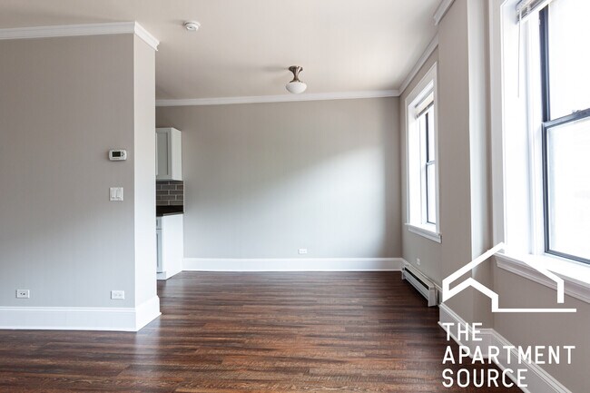 Building Photo - 817 W Lakeside Pl