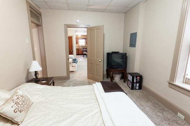 Building Photo - 534 S Market St