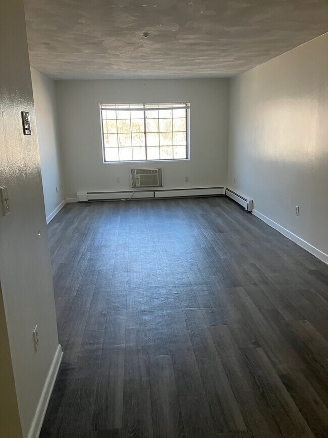 Building Photo - 119 Grove St