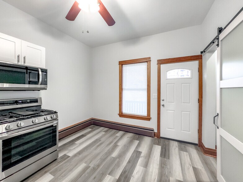 Building Photo - 3415 W McLean Ave