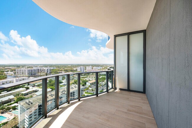 Building Photo - 900 N Ocean Blvd