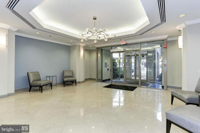 Building Photo - 7500 Woodmont Ave