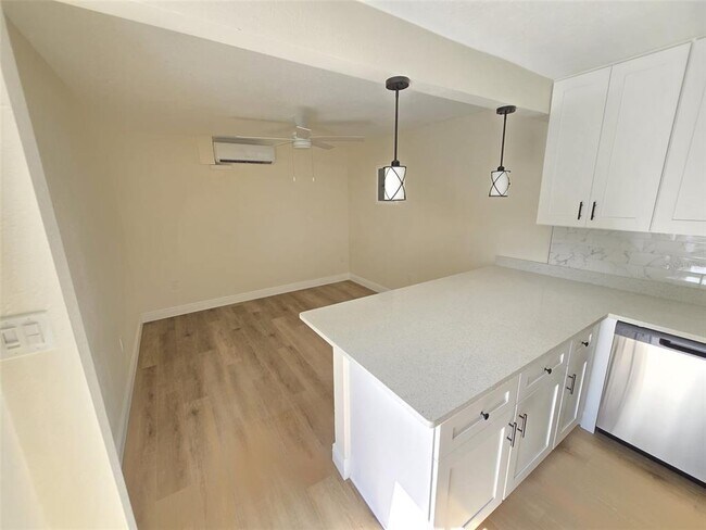 Building Photo - 416 W Ianthe St