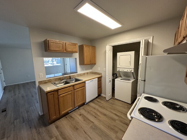 Building Photo - 1205 N Hartman St