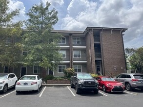 Building Photo - 2310 Elliott Ave