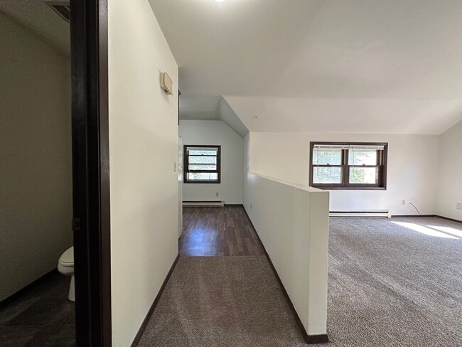 Building Photo - 822 3rd St
