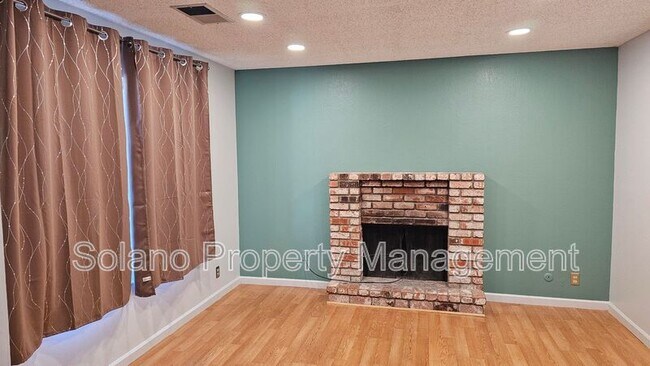 Building Photo - 771 Quartz Ln