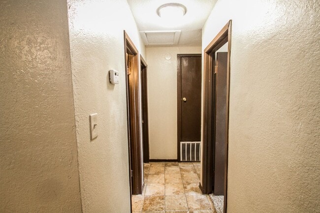 Building Photo - Your Family Home Near Dowtown