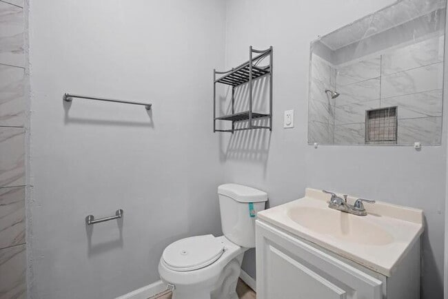 Building Photo - 1648 W 36th St