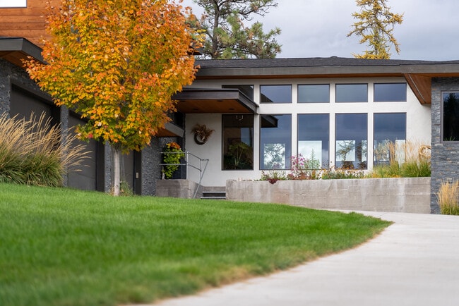 Building Photo - 229 Arbour Dr E