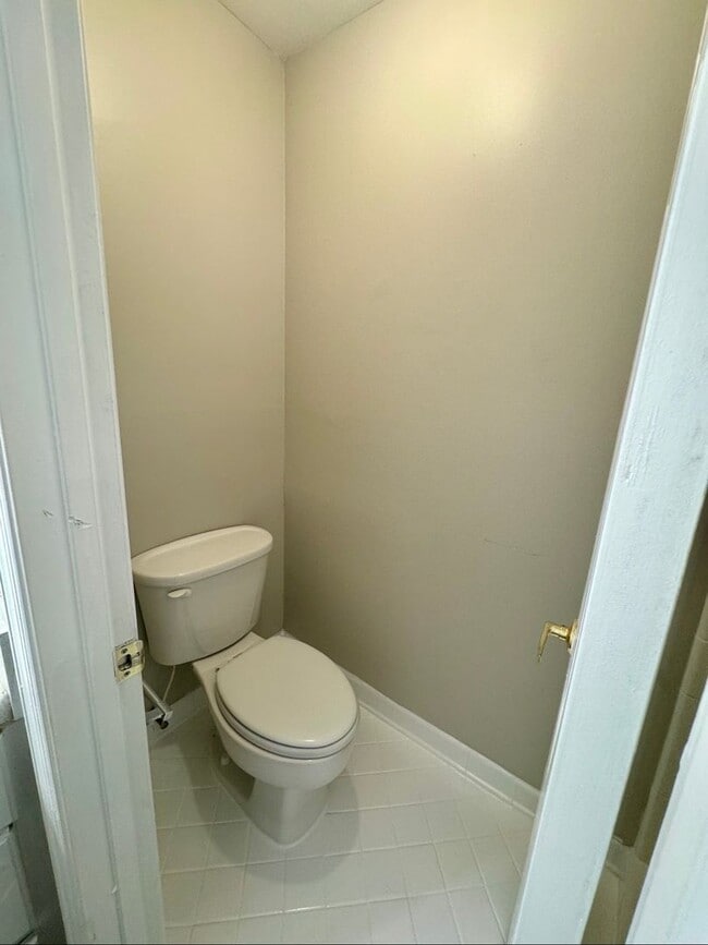 Building Photo - Freshly renovated 3 bedroom condo in Decatur