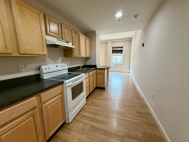 Building Photo - Adams Ave.