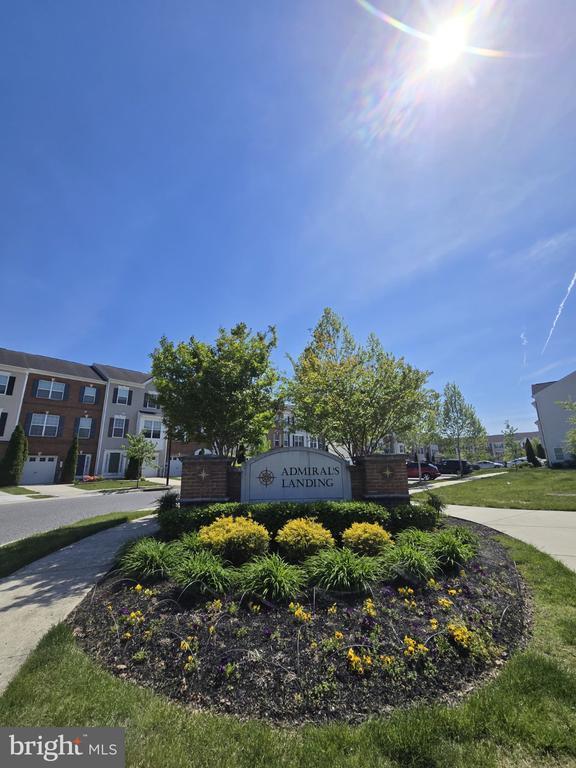 Building Photo - 7720 Village Park Dr