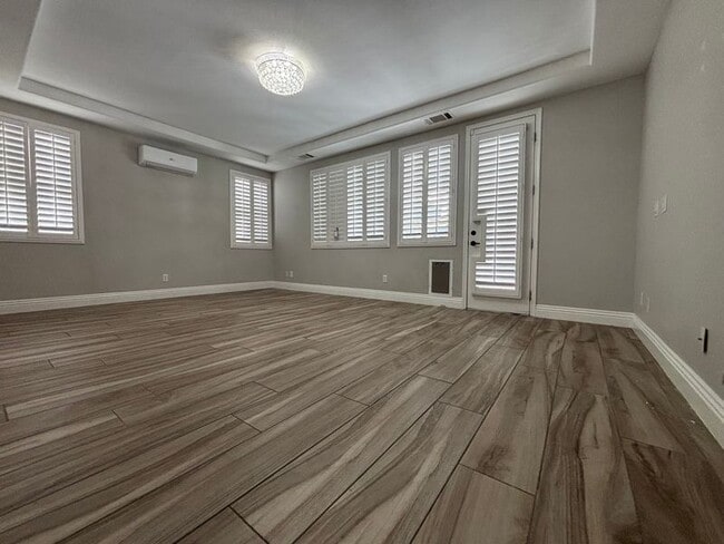 Building Photo - 11548 Valentino Ln