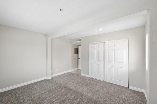 Building Photo - 7826 E Heatherbrae Ave