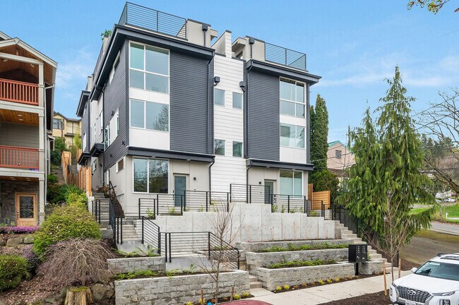 Building Photo - 34 W Cremona St