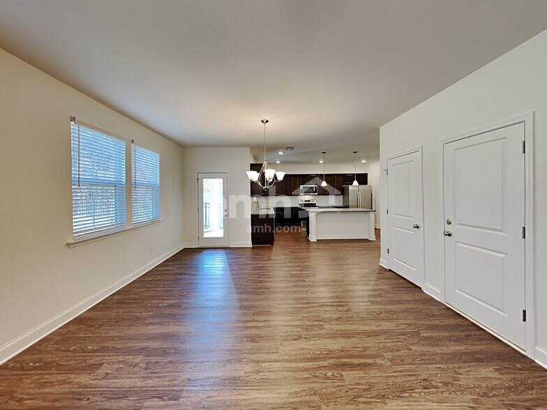 Building Photo - 190 Rivulet Dr