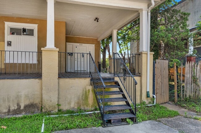 Building Photo - 3503 Oakmont Ave