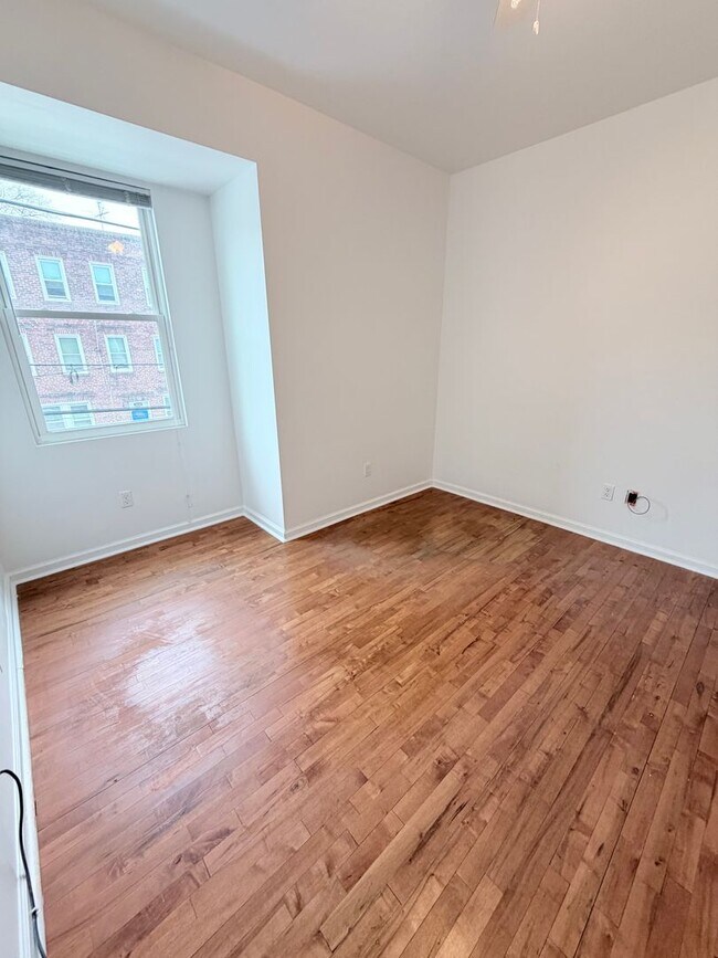 Building Photo - 601 N 39th St